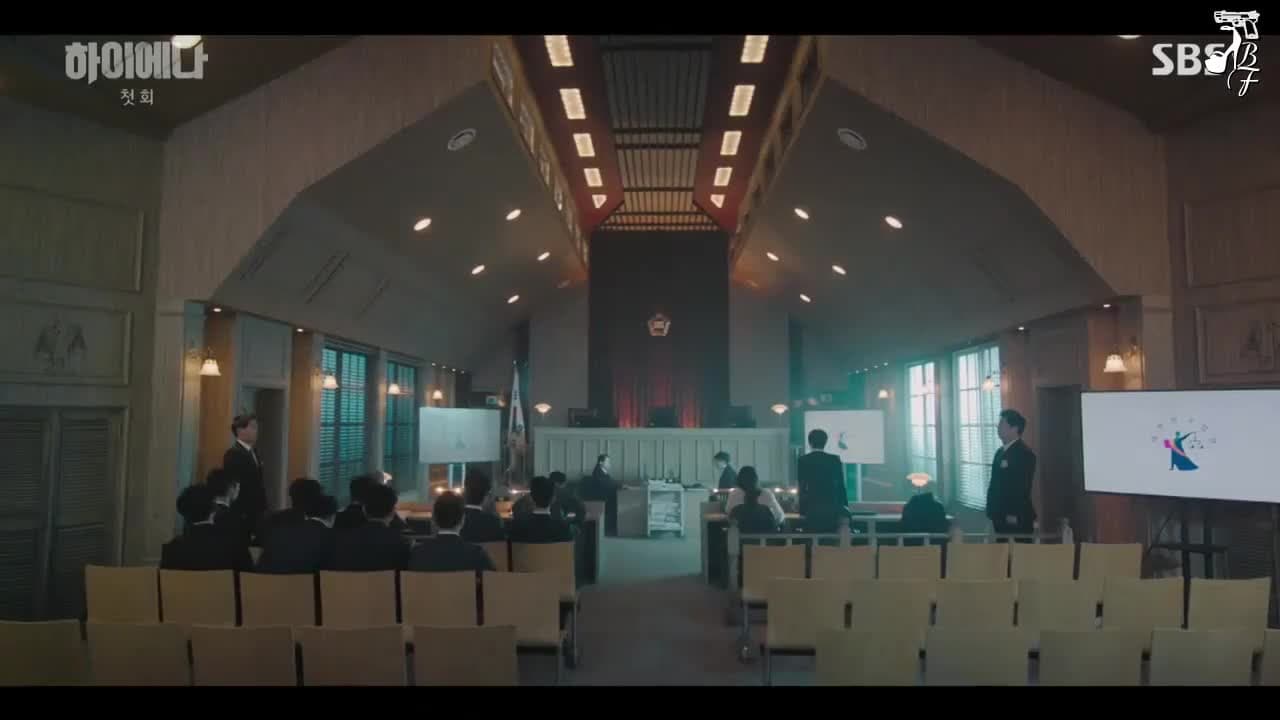 Гиена — кадр 3